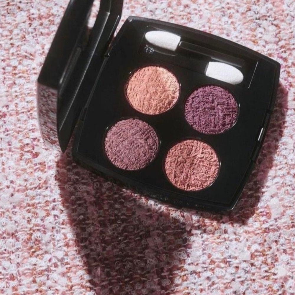 CHANEL Les 4 Ombres Tweed Eyeshadow Palette - 02 Tweed Pourpre - Rich Hues